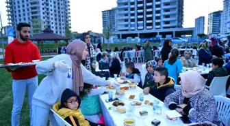 Yesilyurt'ta yetim ve öksüz çocuklar unutulmadı