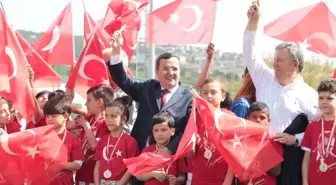 23 Nisan Konak'ın dört bir yanında kutlandı