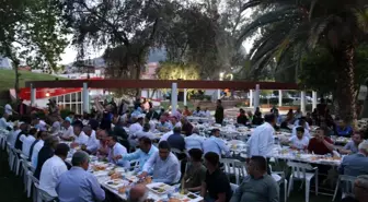 Başkan Özgan, muhtarlar ve STK temsilcileri ile iftarda bir araya geldi