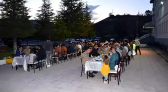 Çemişgezek Kaymakamı Koç güvenlik güçleri ile iftarını açtı