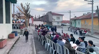 Eskişehir'in en eski yerleşim yerinde iftar yemeği: Mahalle halkı imece usulü hazırlanan iftar yemeğinde bir araya geldi