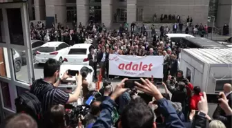 İSTANBUL ADALET SARAYI ÖNÜNDE GEZİ DAVASI KARARINI PROTESTO ETTİLER