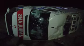 Aksaray'da devrilen ambulanstaki 4 kişi yaralandı