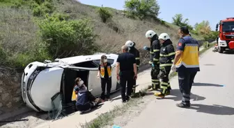 Edirne'de yol kenarındaki su tahliye kanalına devrilen otomobilin sürücüsü öldü