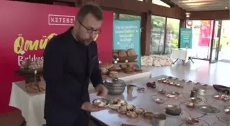 Gezi ve lezzet tutkunlarına Ömür Akkor'un kaleminden 'Balıkesir Gastronomi Atlası'- Balıkesir'in kendine özgü ve zengin mutfak kültürünün anlatıldığı...