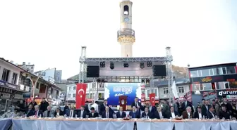 Bakan Bilgin iftarda bin 500 kişilik gönül sofrasına konuk oldu