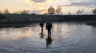 Serinlemek için sulama kanalına giren genç boğuldu