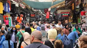 Tarihi Kemeraltı Çarşısı'nda bayram alışverişi yoğunluğu