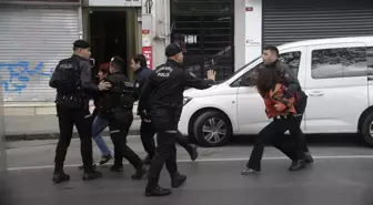 Yine 1 Mayıs yine aynı görüntüler! Taksim'e çıkmak isteyenlere gözaltı