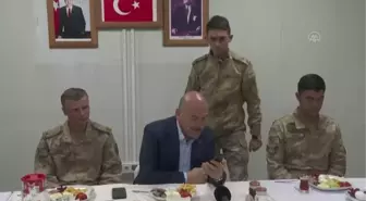 Bakan Soylu, Zirvin Tepe Üs Bölgesi'nde görevli jandarmaları aileleriyle telefonda görüştürdü