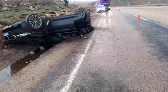 Son dakika 3. sayfa: Kontrolden çıkan lüks otomobil takla attı: 3 yaralı