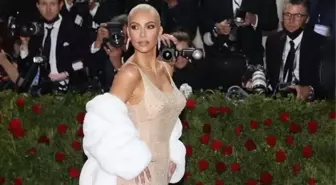 3 hafta diyet yaptı yine başaramadı! Kim Kardashian ikonik elbisenin fermuarını kapatamadı