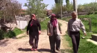 BALIKESİR - Savaştepe'deki cinayete kurban giden kuzenlerin aileleri, bayramı buruk geçirdi