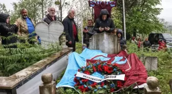 Ahmet Ağaoğlu'ndan vefat eden taraftarların mezarlarına ziyaret