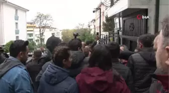 HDP Genel Merkezi önünde gerginlik... Evlat nöbeti tutan aileler siyah çelenk bıraktı