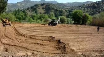 Köşklü gençler için sentetik halı saha çalışmaları başladı