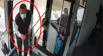 Şoför kullandığı otobüste aniden fren yapıp aşağı indi! Türk bayrağının yerden kaldırıldığını anlayan yolcular duygulandı