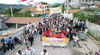 Bayraklı 'baharı' coşkuyla karşıladı