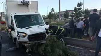 DİYARBAKIR'DA OTOMOBİL İLE KAMYONET ÇARPIŞTI 2 ÖLÜ, 2 YARALI