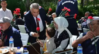 Torbalı Belediyesi'nden Anneler Günü'ne Özel Kahvaltı