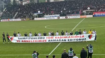 Düzcespor şampiyonluğu annelere armağan etti