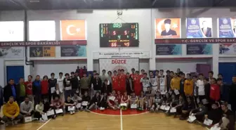 Basketbolda şampiyon Akçakoca Fen Lisesi oldu