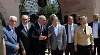 Davutoğlu, Mersin'e geldi