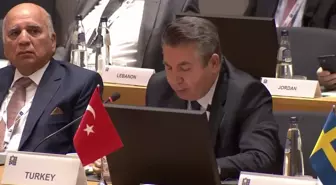 Sedat Önal: Ukrayna'daki Kabul Edilemez Savaşın Sonuçlarıyla Yüzleşmek Zorundayız Ama Bunu Yaparken Suriye Halkını Unutamayız