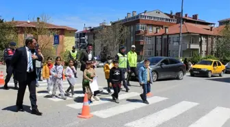 'Yayalar İçin 5 Adımda Güvenli Trafik' uygulaması