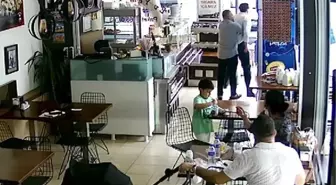 Restoran işletmecisi 'Heimlich manevrası' ile hayat kurtardı