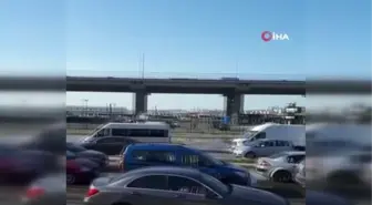 Su borusu patladı, yollar göle döndü