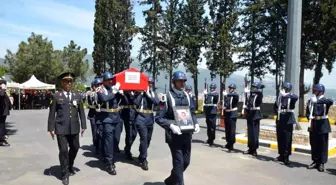 Başçavuş Çiftçi, askeri törenle son yolculuğuna uğurlandı