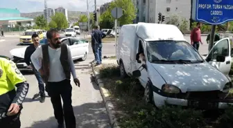 Elazığ'da trafik kazası: 4 yaralı