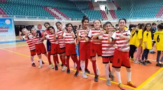 Bağlar'ın kızları futbolda şampiyon