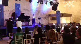 Avrupa Günü konserinde şarkılar Türkçe ve Yunanca seslendirildi