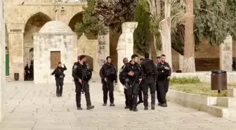 Fanatik Yahudiler, Nekbe'nin (Büyük Felaket) yıl dönümünde Mescid-i Aksa'ya baskın düzenledi