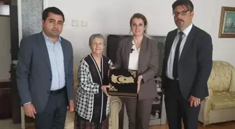 İzmit Belediyesi'nden Hava Şehitlerini Anma Günü'nde Şehit Ailesine Ziyaret