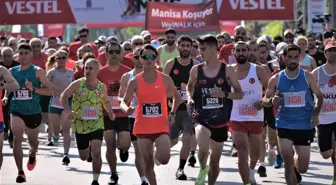 Uluslararası Vestel Manisa Yarı Maratonu renkli görüntülere sahne oldu