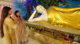 Bangladeş'te 'Buddha Purnima' Kutlandı