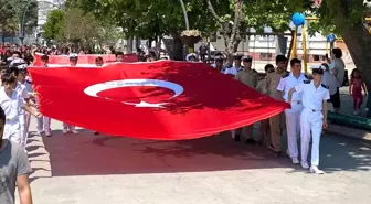 Erdek'te 'Gençlik Yürüyüşü' düzenledi