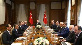 Kılıçdaroğlu'ndan 'SADAT ile alakam yok' diyen Erdoğan'a fotoğraflı yanıt