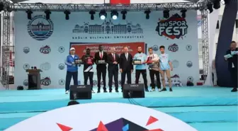 Bakan Kasapoğlu, SBÜ Uluslararası Spor Festivali SporFest 2022'nin ödül törenine katıldı