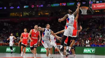 Final Four Yarı Finali'nde Olympiakos'u 77-74 yenen Anadolu Efes, finale yükseldi