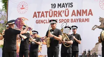 19 Mayıs Tarsus'ta Coşkuyla Kutlandı