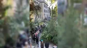 Boğaziçi Üniversitesi'ndeki Onur Yürüyüşü'ne Polis Müdahale Etti, Çok Sayıda Öğrenci Gözaltına Alındı