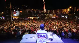 Kaş'ta fener alayı ve konser düzenlendi