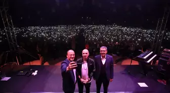 Pamukkale'de binlerce genç 'Gripin' konserinde coştu