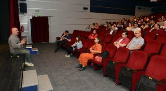 Nilüfer Belediyesi'nden Sinema Severler İçin Ezel Akay Söyleşisi