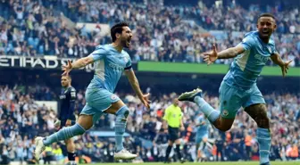 Manchester City Liverpool'la kafa kafaya girdiği şampiyonluk yarışını tarihi bir geri dönüşle kazandı