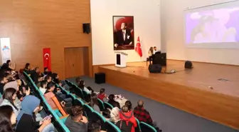 AİÇÜ'de piyano eşliğinde film müzikleri konseri düzenlendi